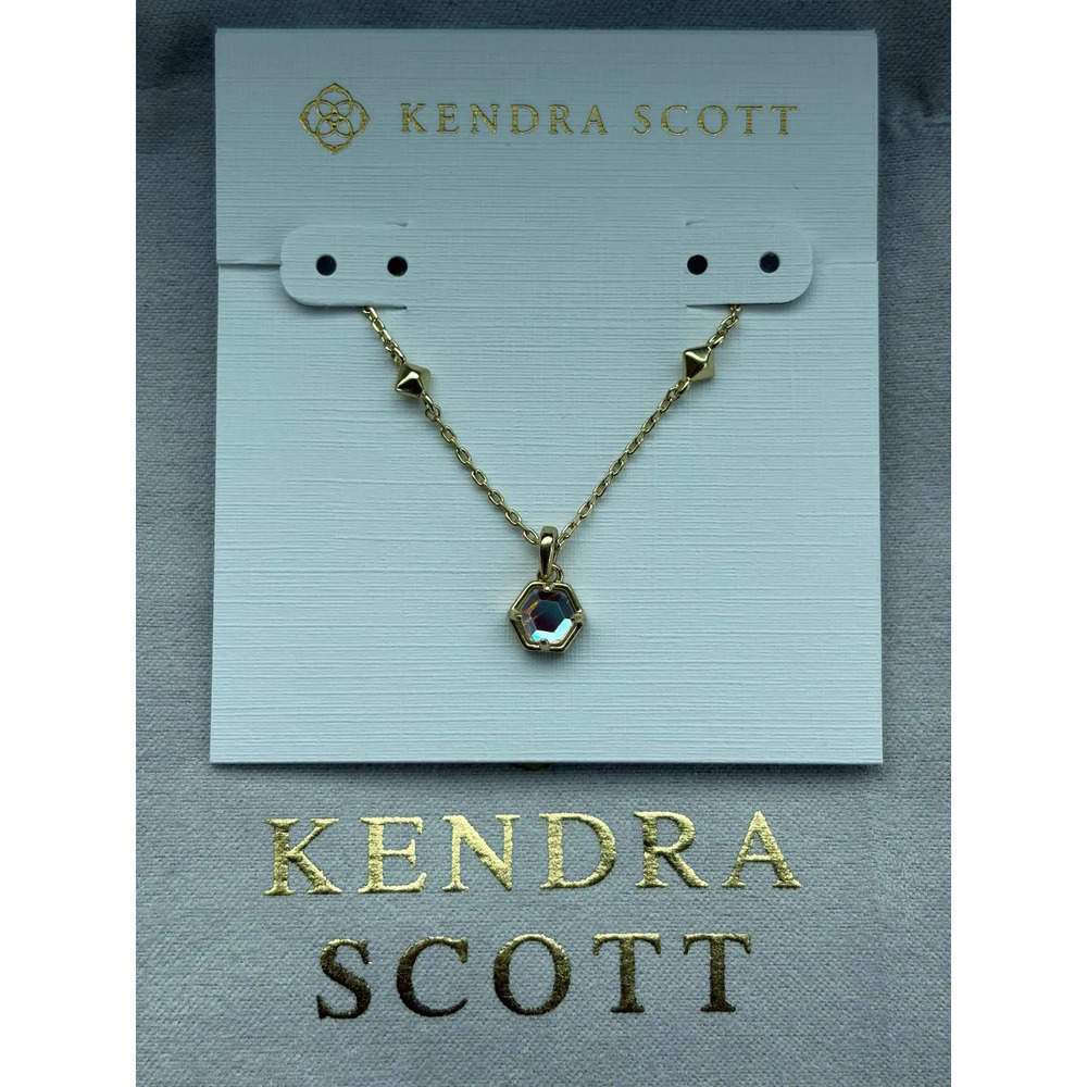 Kendra Scott pendant necklace